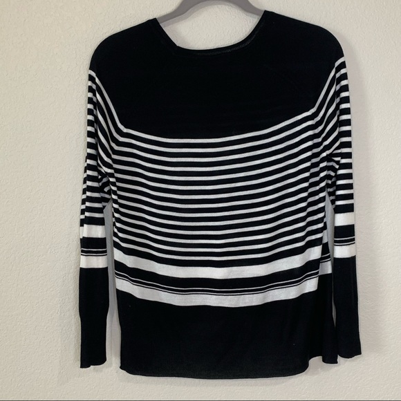Zara Black & White Knit Sweater - Picture 3 of 9